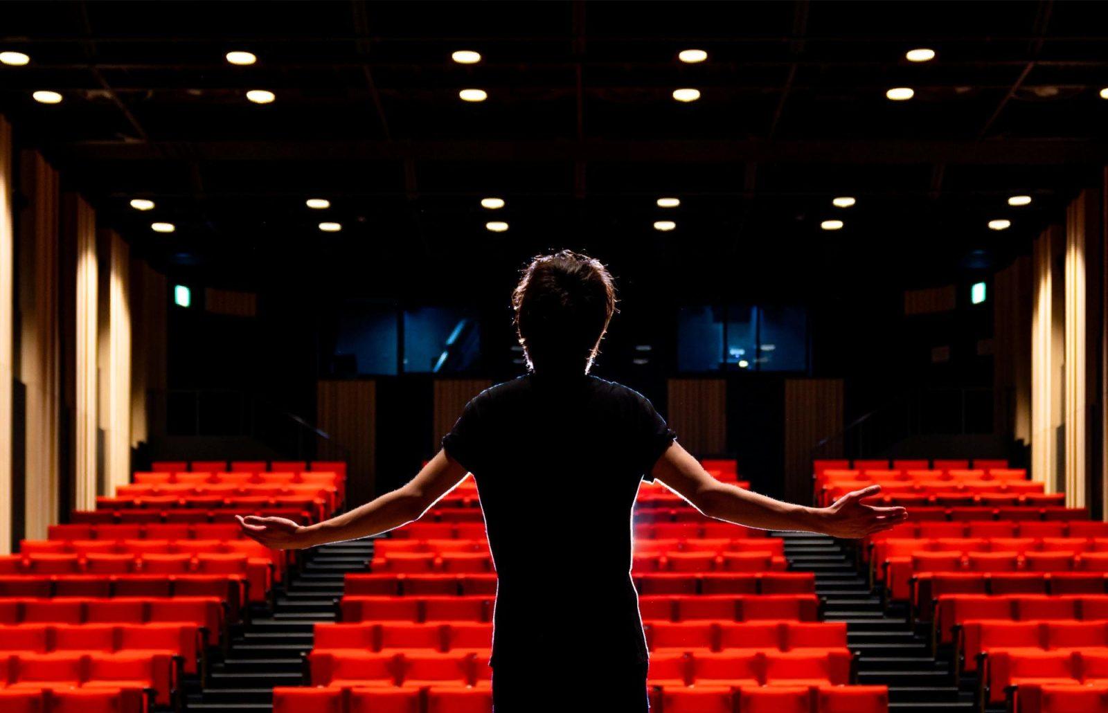 Cine y teatro