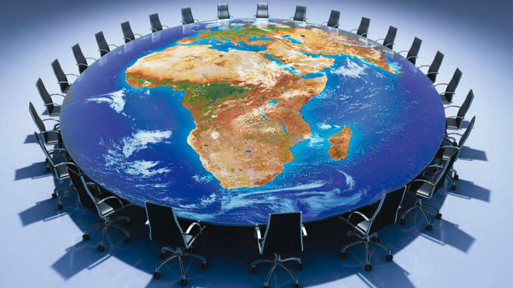 Через 100 лет в сфере политики мы увидим мир, где правительства будут работать вместе для достижения общих целей