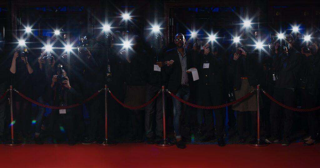 Через 100 лет в сфере селебрити и популярности будет царить атмосфера радости, вдохновения и позитива