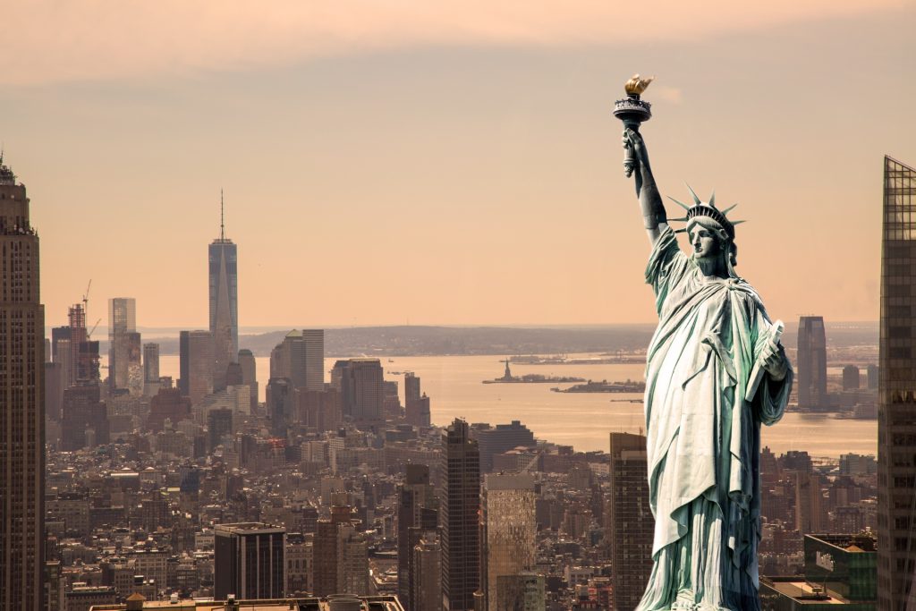 Мир не может остановиться в своем развитии на «западном полустанке»!