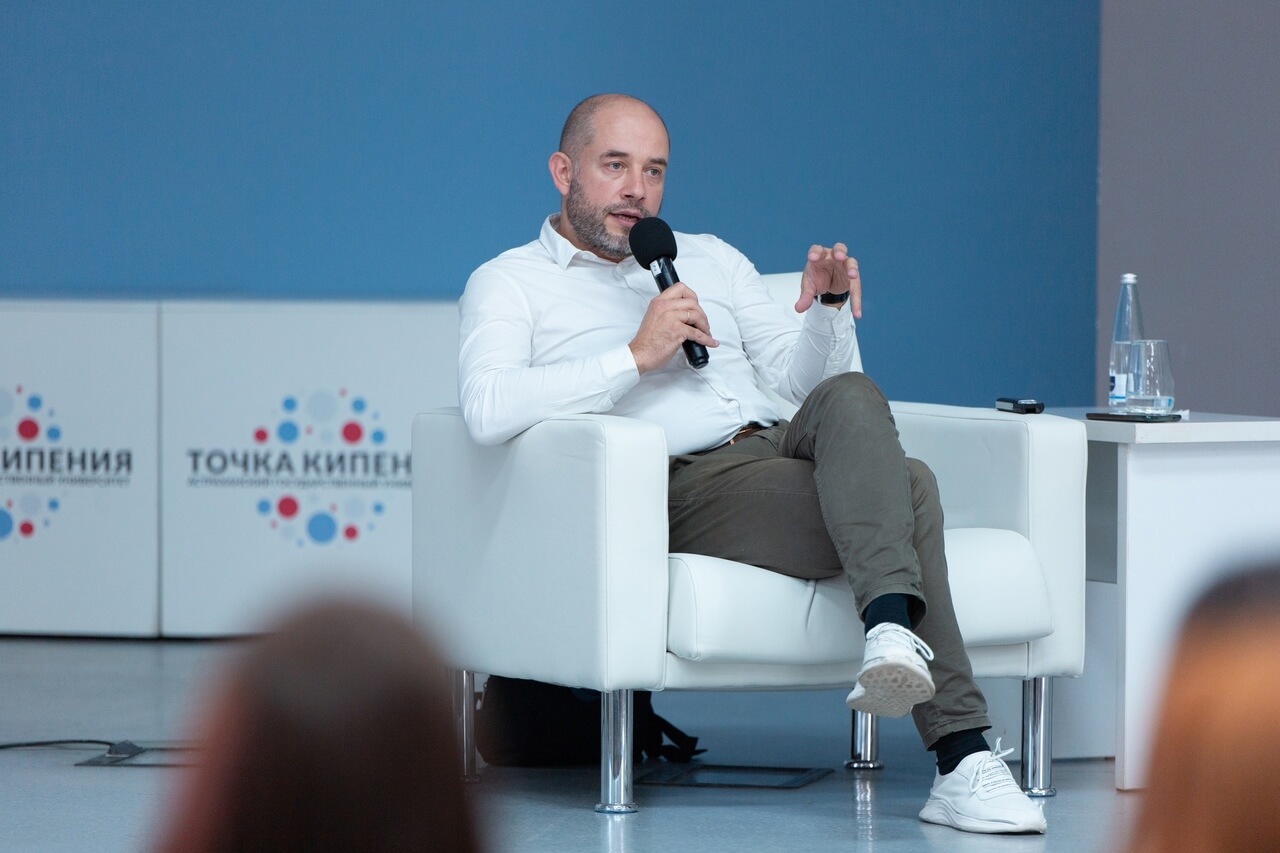 Иван Карпушкин: «Ориентироваться на уровне образов можно только на читающих людей»